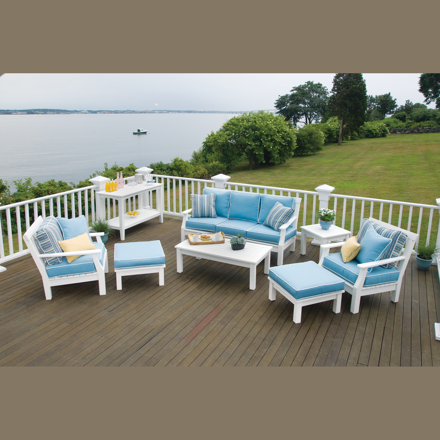 Seaside Casual Nantucket Sofa (090)